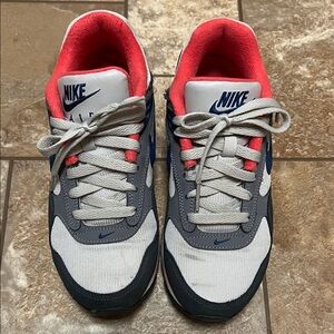 Nike Air Max in Gray and Coral - Size 7.5